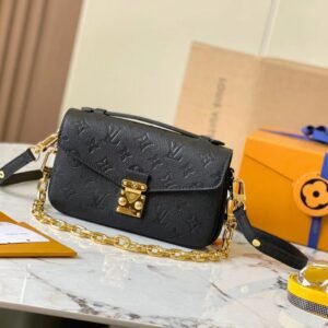 Louis Vuitton Pochette Metis