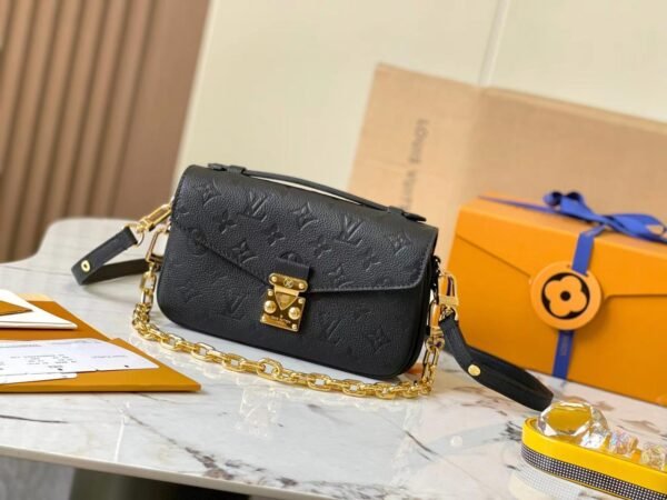 Louis Vuitton Pochette Metis