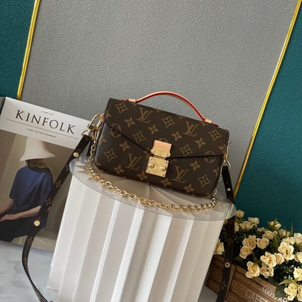 Louis Vuitton Pochette Metis