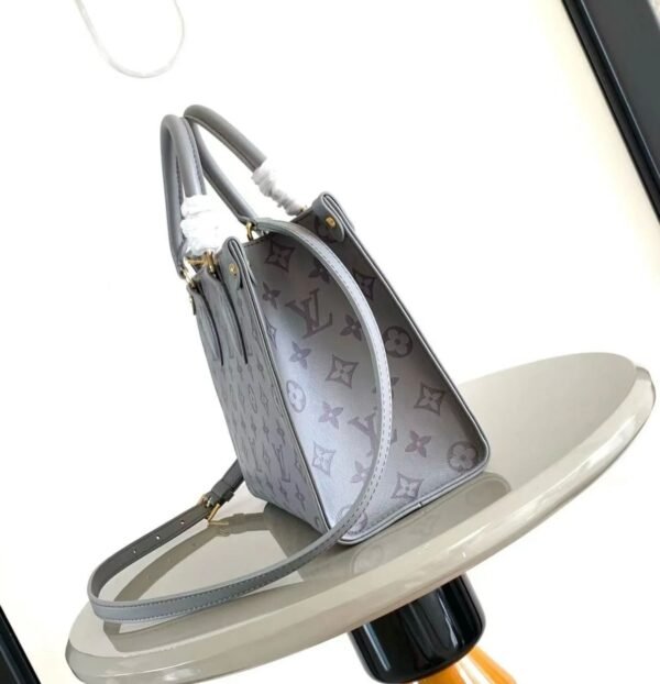 Louis Vuitton Capucines Bag - Image 2