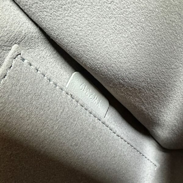 Louis Vuitton Capucines Bag - Image 5